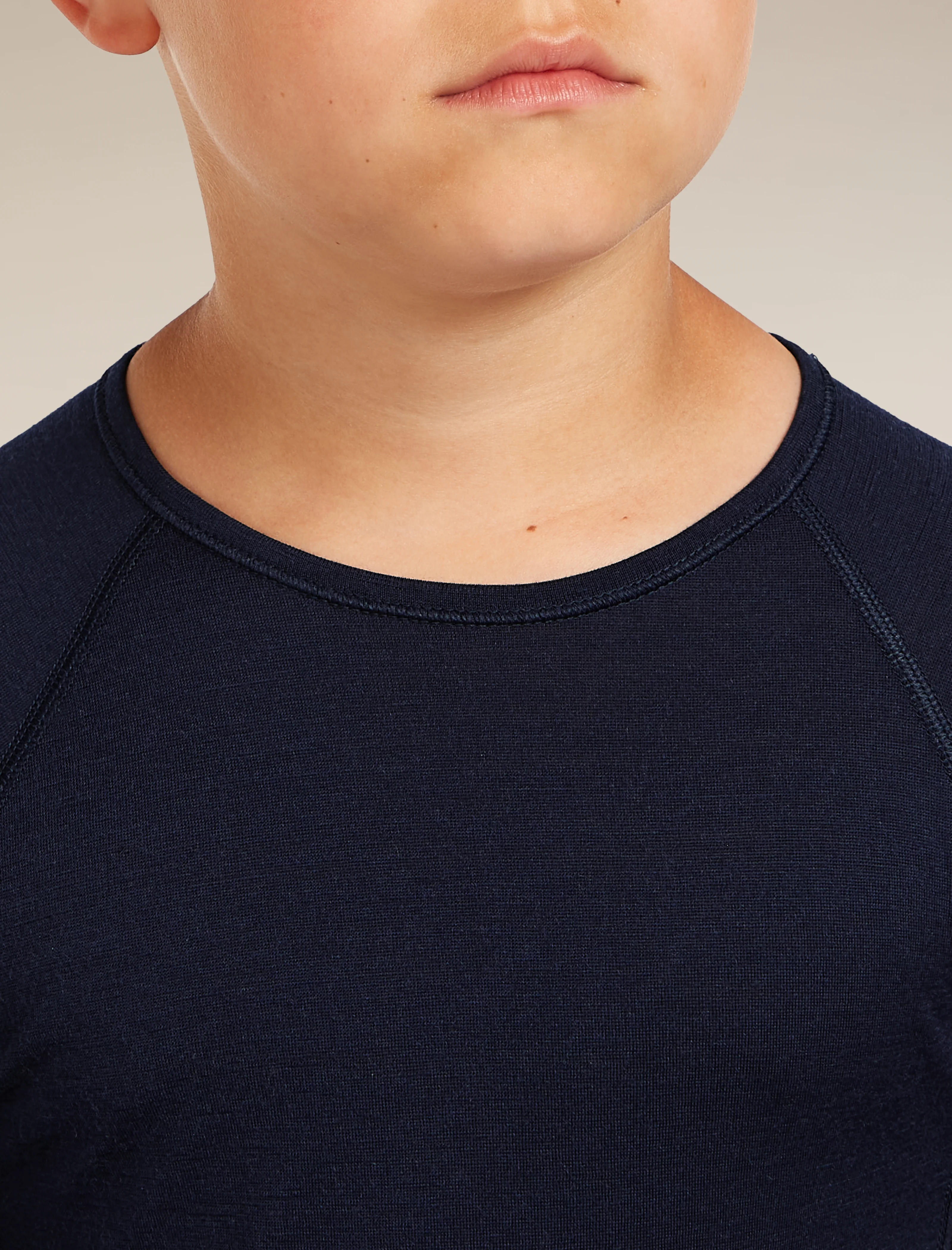 Kids’ Merino 200 Oasis Long Sleeve Crew Thermal Top - Image 10