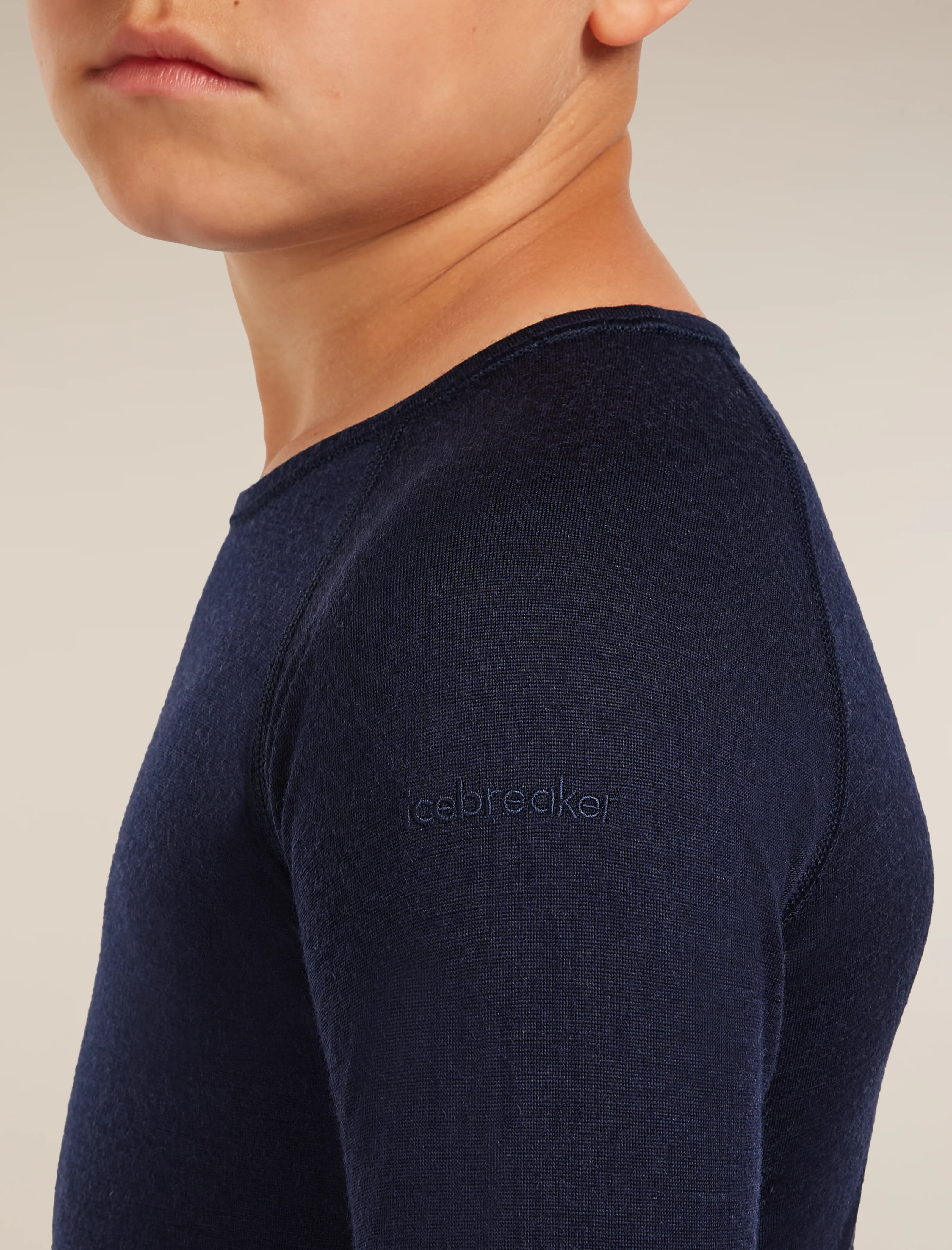 Kids’ Merino 200 Oasis Long Sleeve Crew Thermal Top - Image 9