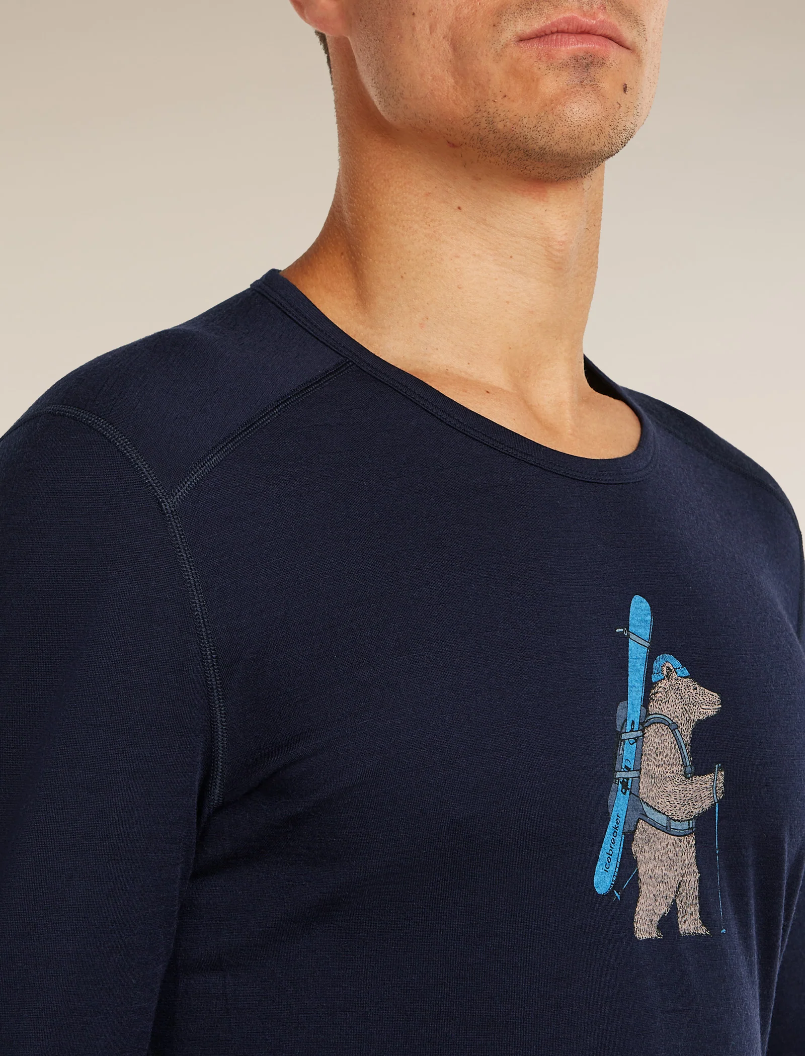 Men’s Merino 200 Oasis Long Sleeve Crewe Bear Tour - Image 6