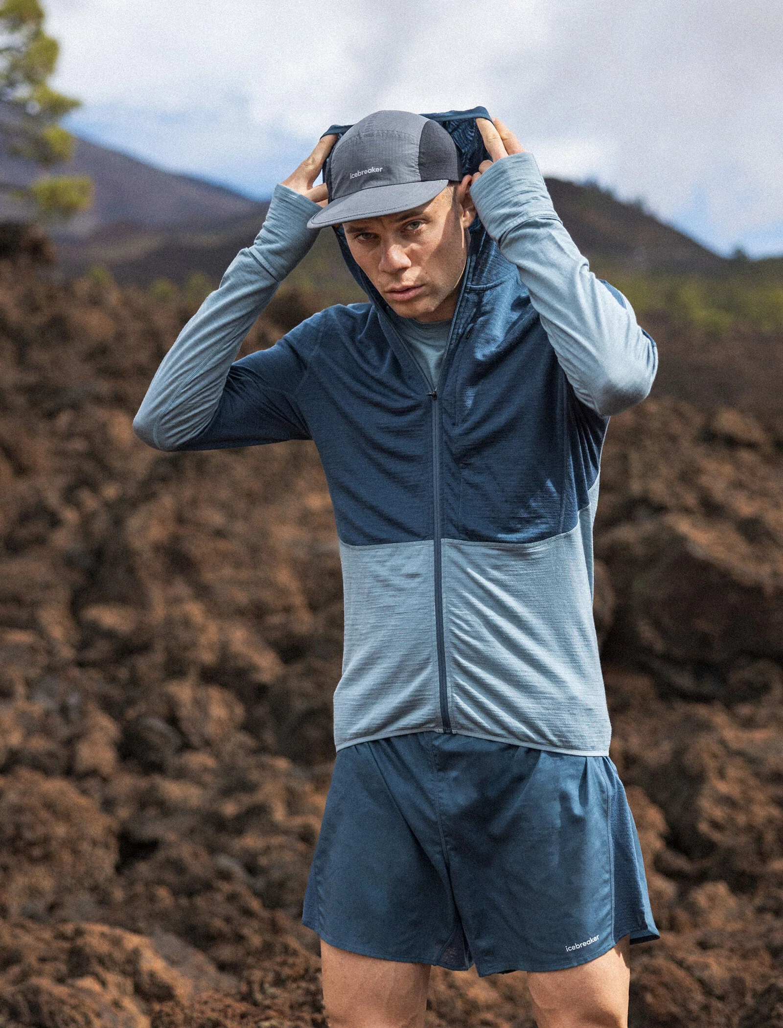 Men’s Merino Blend 200 Realfleece™ Descender Long Sleeve Zip Hoodie - Image 5