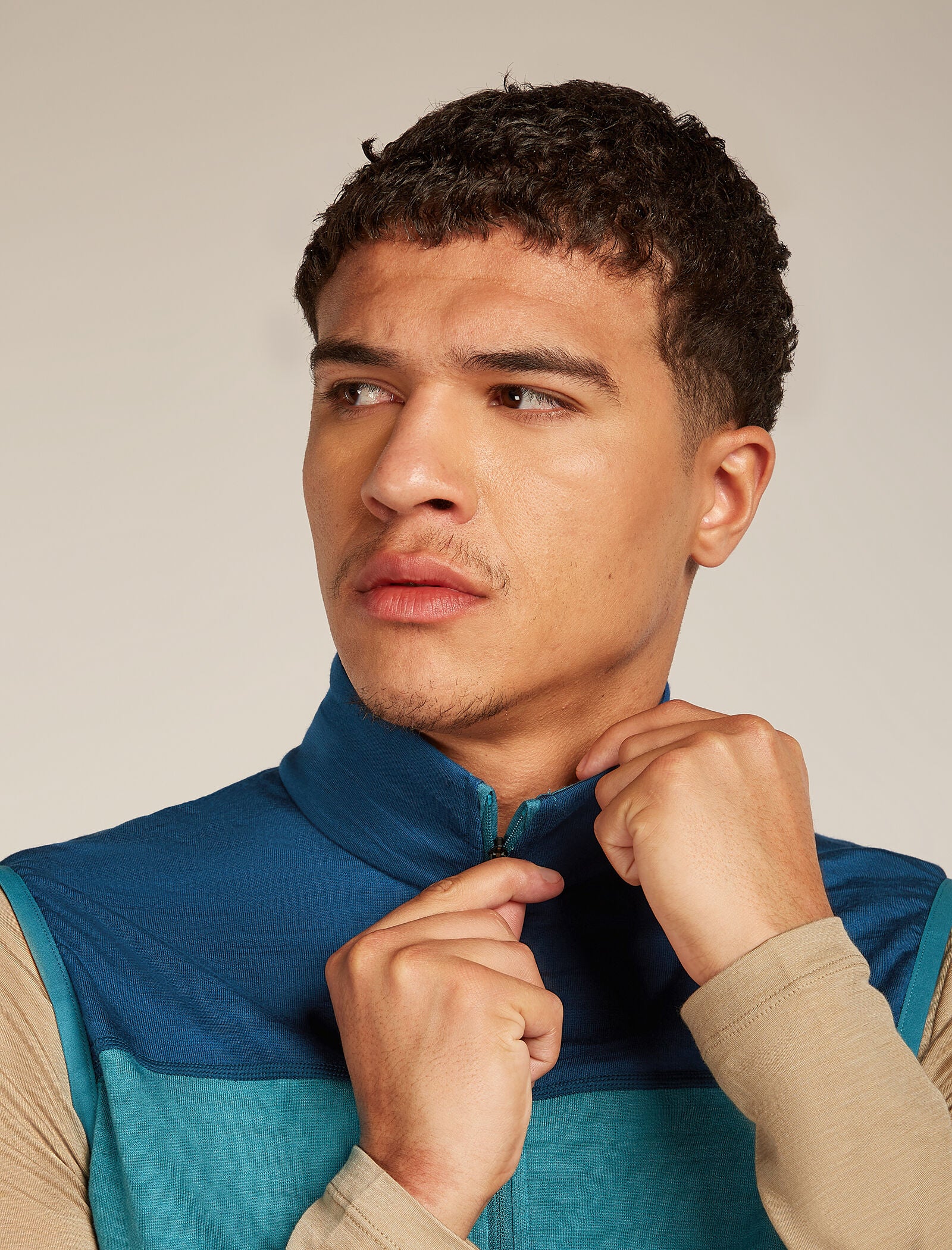 Men’s Merino Blend 300 RealFleece™ Descender Vest - Image 6
