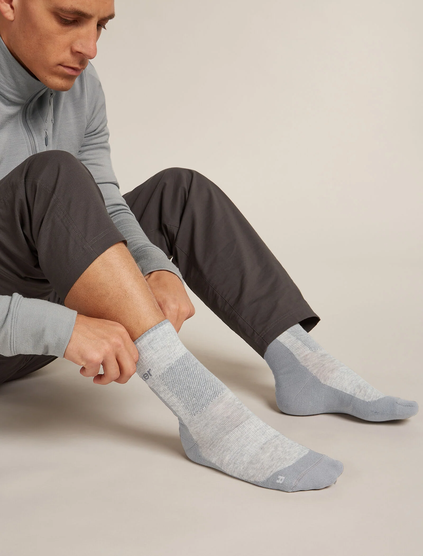 Men’s Merino Hike+ Medium Crew Socks - Image 2