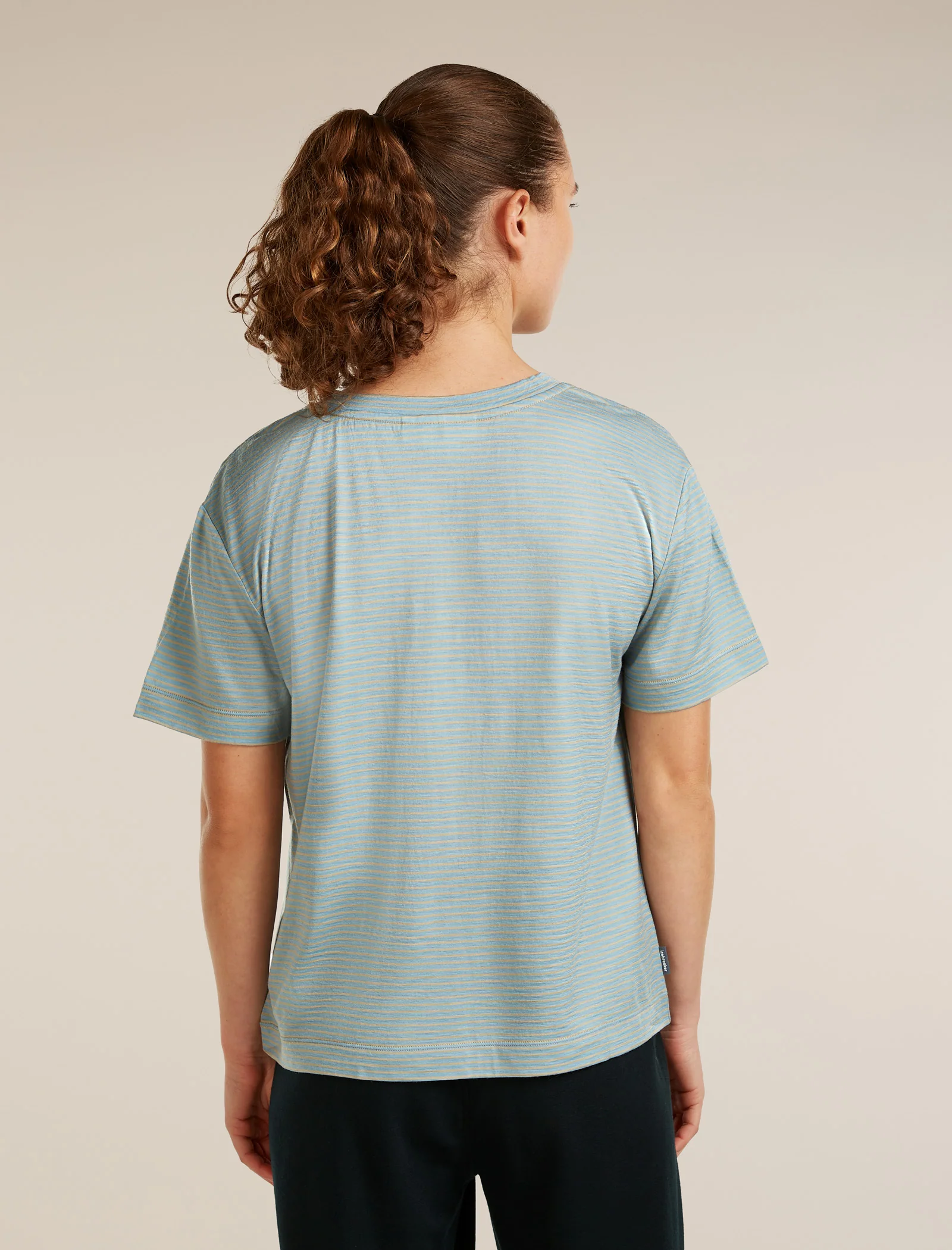 Women’s Merino 150 Tech Lite Short Sleeve Relaxed V Neck T-Shirt - Image 2