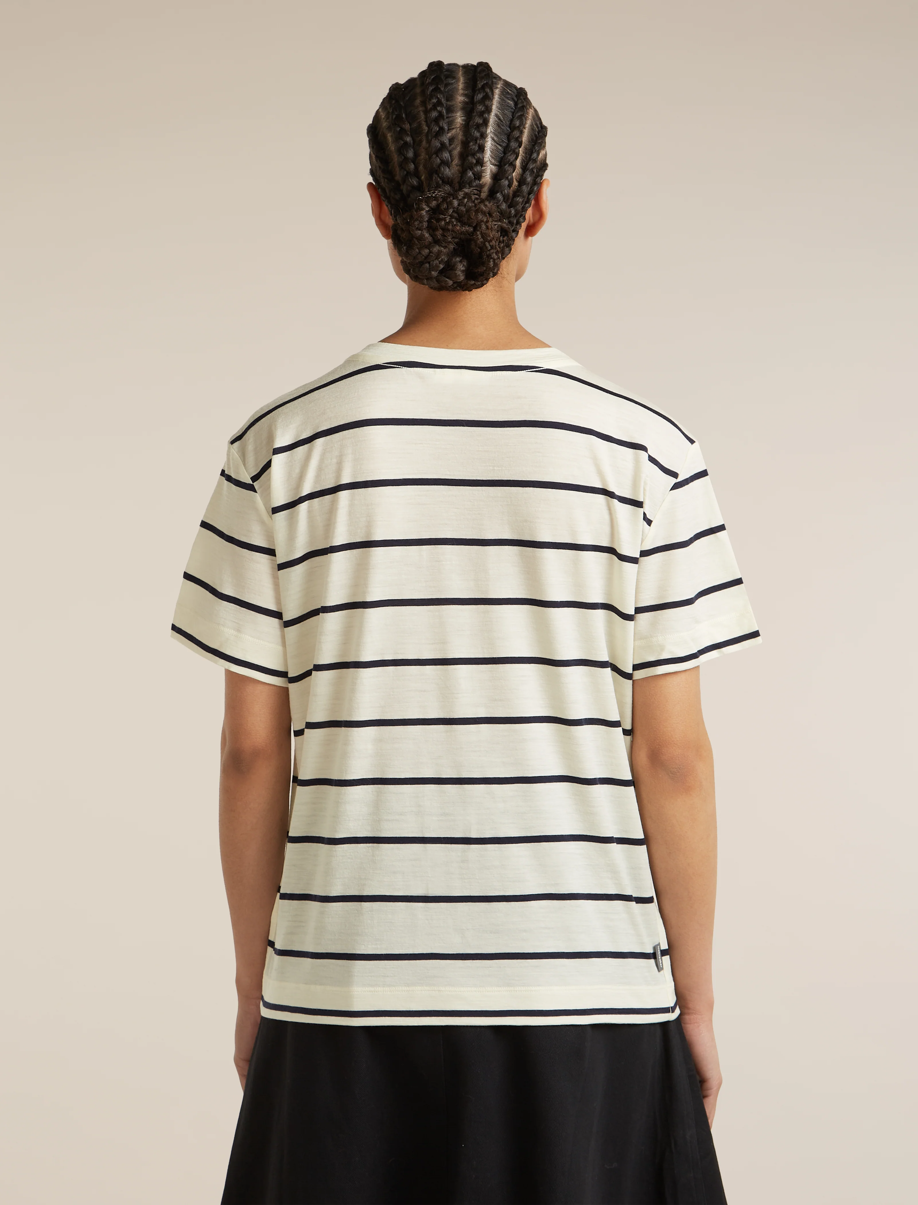 Women’s Merino 150 Tech Lite Short Sleeve Relaxed V Neck T-Shirt - Image 2