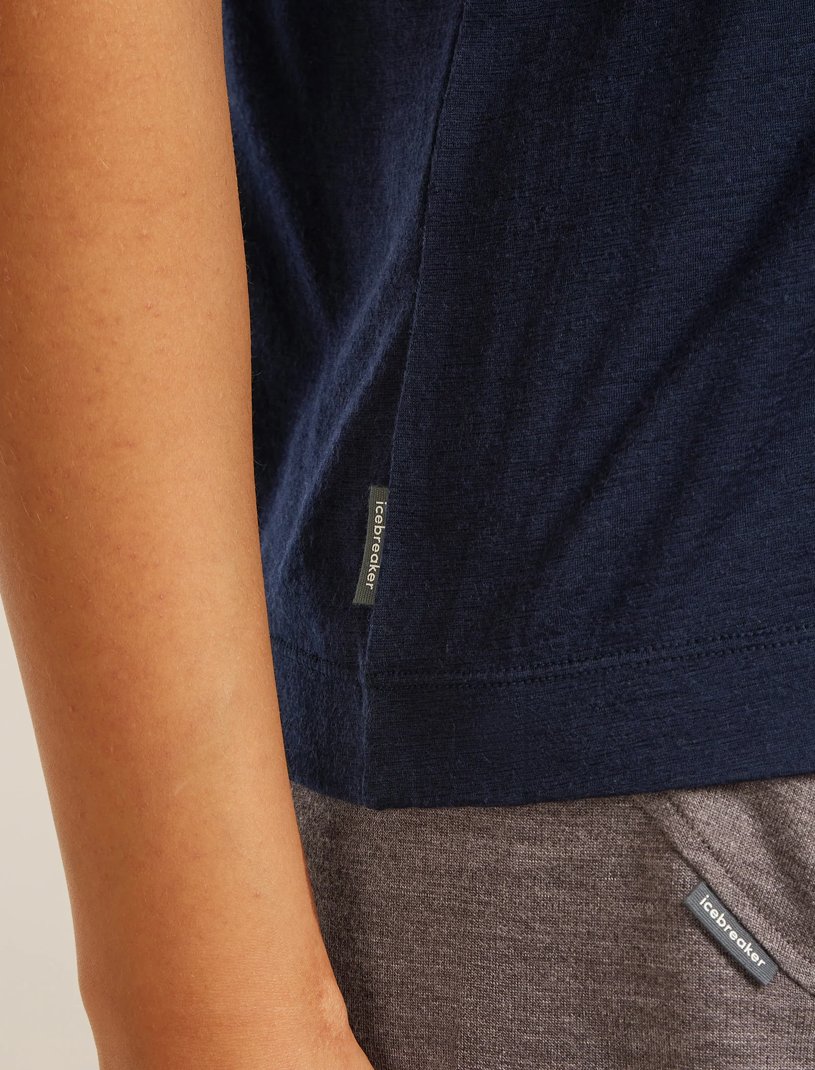 Women’s Merino 150 Tech Lite Short Sleeve Relaxed V Neck T-Shirt - Image 6