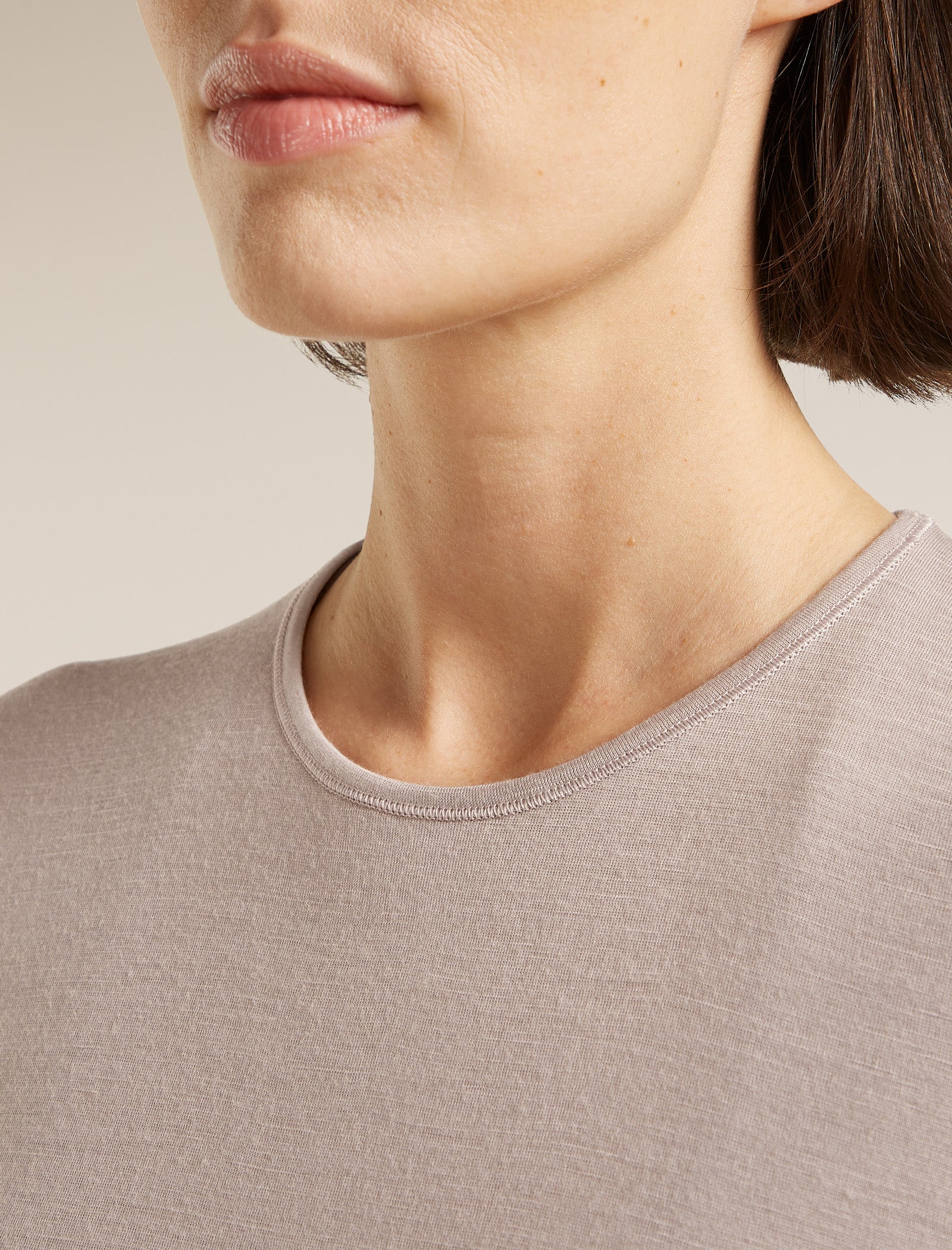 Women’s Merino 200 Oasis Long Sleeve Crewe - Image 6