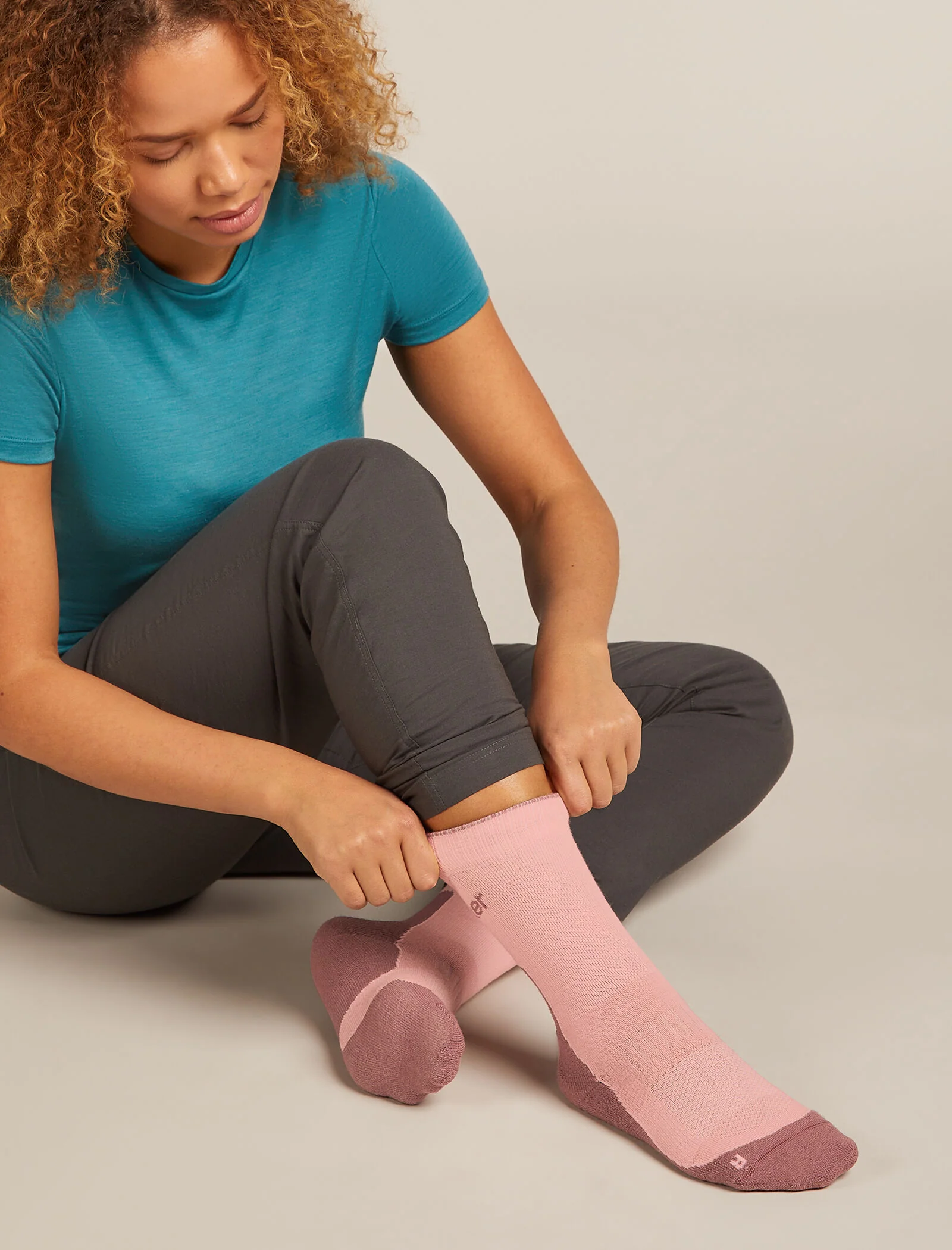 Women’s Merino Hike+ Light Crew Socks - Image 2