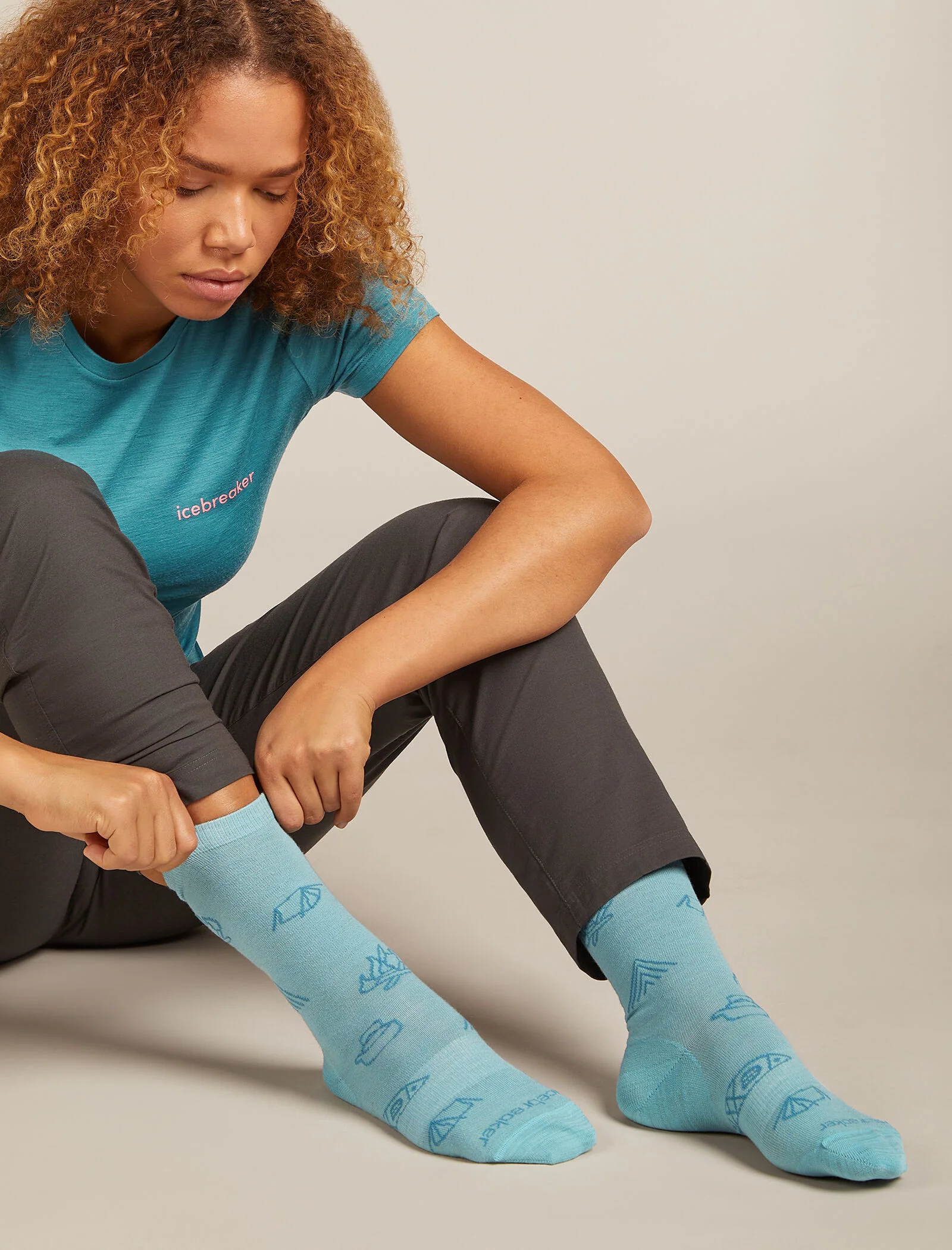 Women’s Merino Lifestyle Ultralight Crew Socks Camp Essential - Image 2
